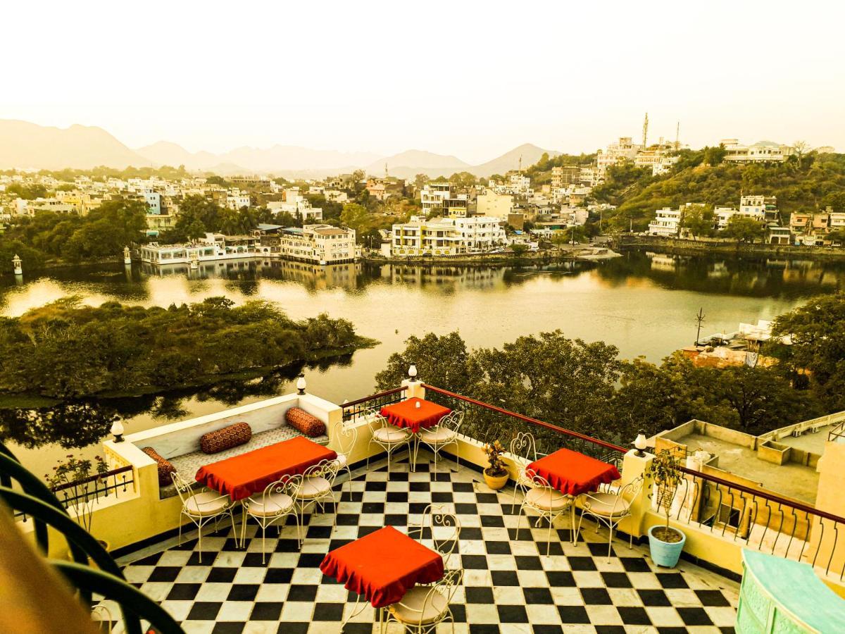 Hotel Mewari Villa Udaipur Exteriör bild