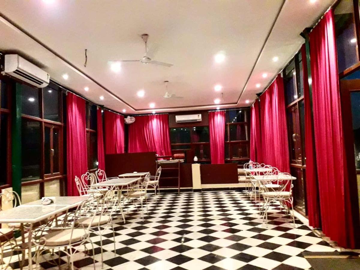 Hotel Mewari Villa Udaipur Exteriör bild