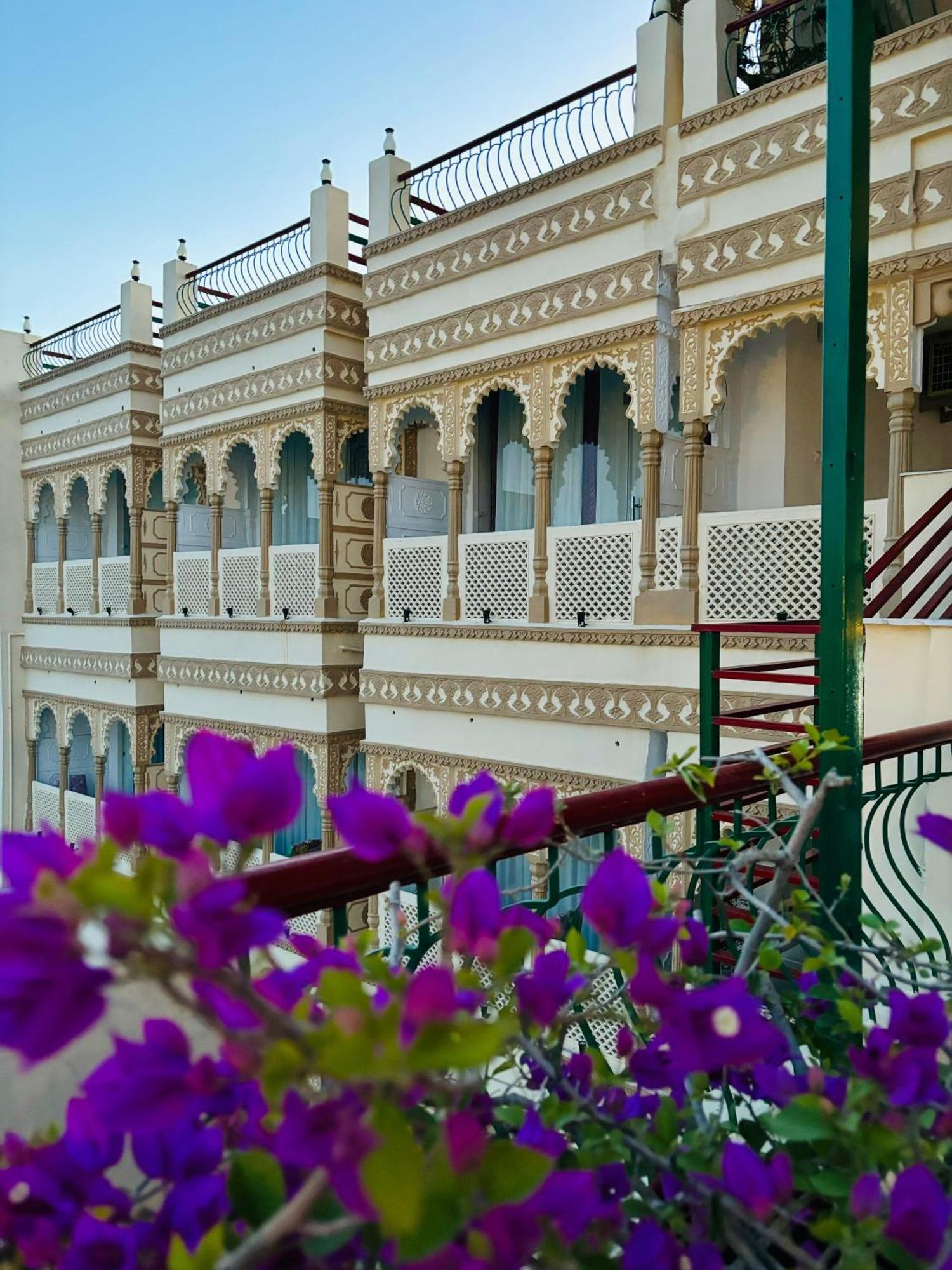 Hotel Mewari Villa Udaipur Exteriör bild