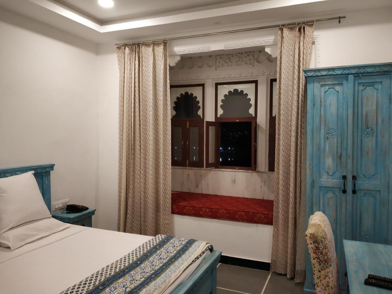 Hotel Mewari Villa Udaipur Exteriör bild